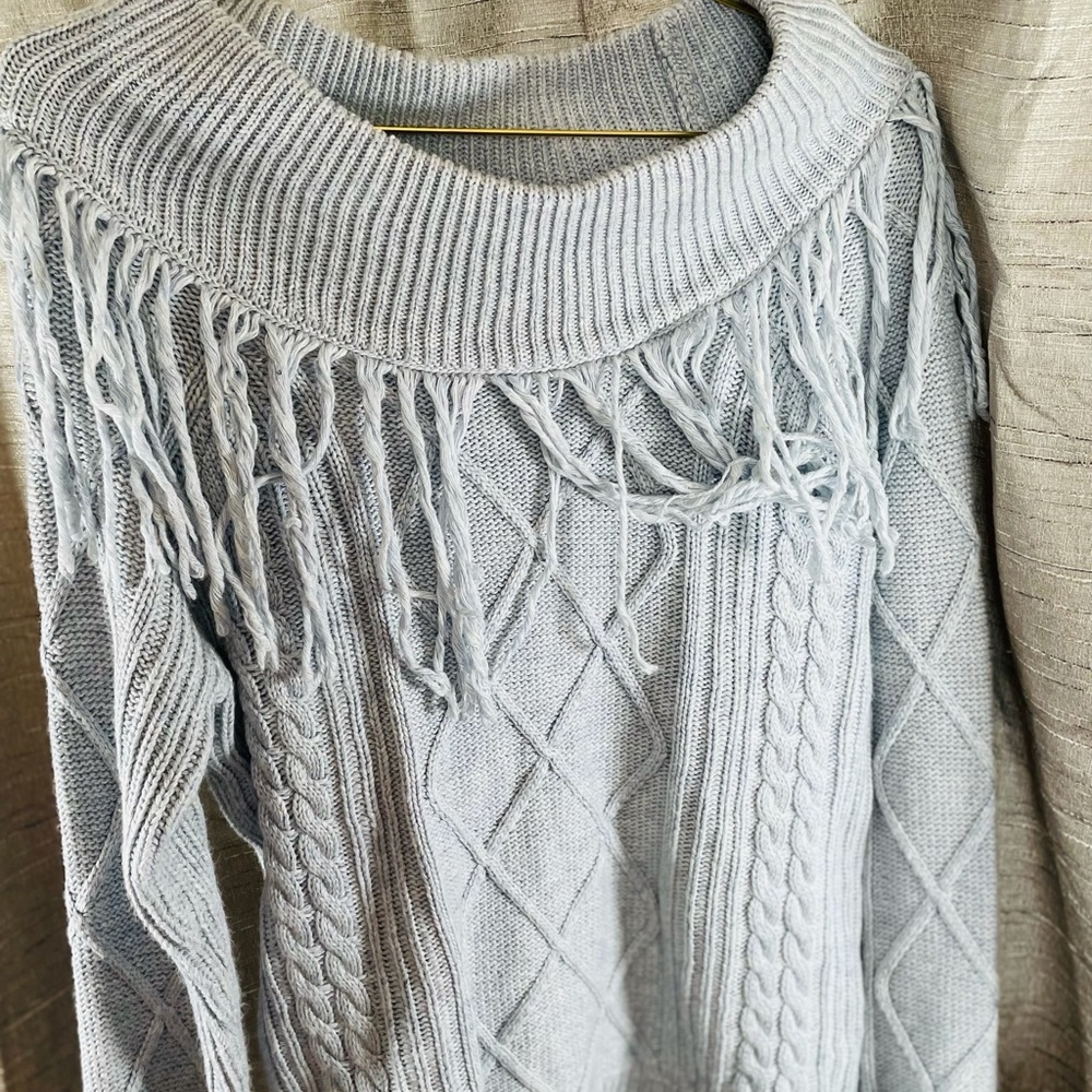 Fate woman’s gray sweater with fringe size large